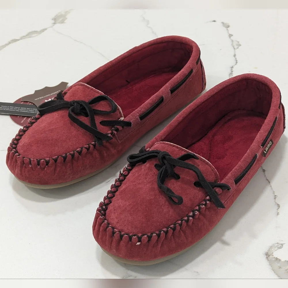 NWY Lamo kids burgundy leather suede warm moccasin shoes slippers size 6 kids